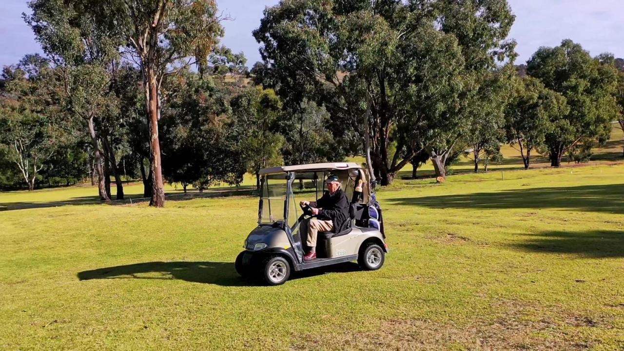 库塔曼德拉遗产汽车旅馆&公寓 外观 照片